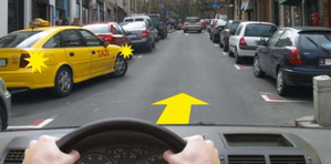 Slika uz pitanje: U situaciji prikazanoj na slici, vozilu za auto taksi prevoz putnika koje se sa parking mesta uključuje u saobraćaj