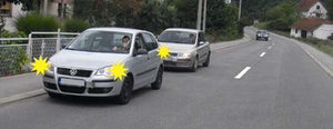 Slika uz pitanje: U situaciji prikazanoj na slici motorno vozilo koje vuče neispravno motorno vozilo