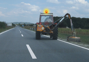 Slika uz pitanje: U situaciji prikazanoj na slici traktor