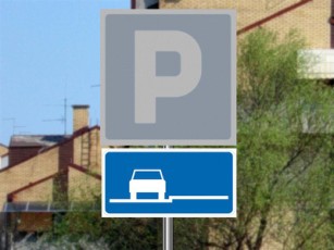 Slika uz pitanje: Dopunska tabla prikazana na slici, postavljena uz saobraćajni znak „Parkiralište”, označava