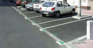 Slika uz pitanje: Oznaka prikazana na slici („Parking mesto“) označava
