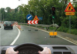 Slika uz pitanje: U situaciji prikazanoj na slici postavljena oprema označava