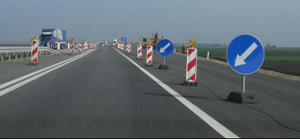 Slika uz pitanje: U situaciji prikazanoj na slici postavljena oprema označava