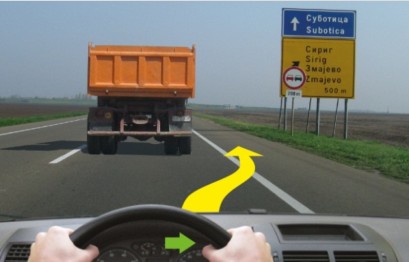 Slika uz pitanje: Ako za preticanje koristite zaustavnu traku, na motoputu, bićete kažnjeni