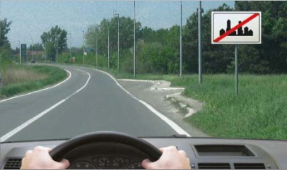 Slika uz pitanje: Ako se u situaciji prikazanoj na slici, nakon saobraćajnog znaka, krećete brzinom od 110 km/h, bićete kažnjeni