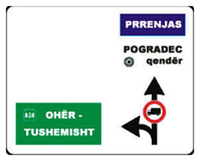 Figura e pyetjes: Sinjali në figurë i lejon autoveturat të vazhdojnë lëvizjen drejt për në Prrenjas.