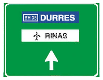Figura e pyetjes: Sinjali në figurë tregon se duke lëvizur sipas drejtimit të shigjetës, rruga të çon në Rinas.