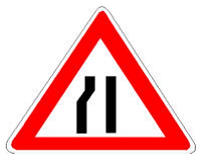 Figura e pyetjes: Sinjali në figurë paralajmëron ngushtim të rrugës nga e majta.