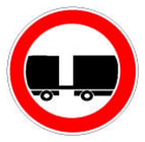 Figura e pyetjes: Sinjali në figurë ndalon qarkullimin e mjeteve me motor qe tërheqin një rimorkio.