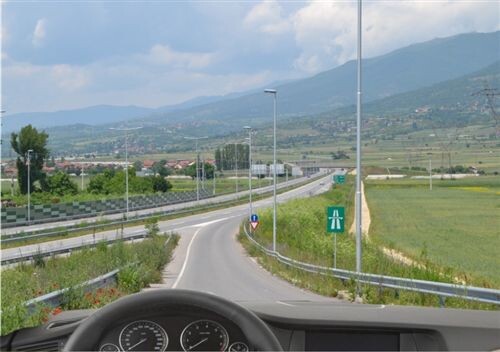 Слика за прашањето: Според ситуацијата прикажана на сликата: